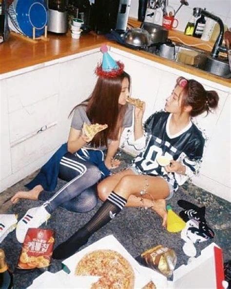 yuri s intimate photoshoot with her cousin vivian daily