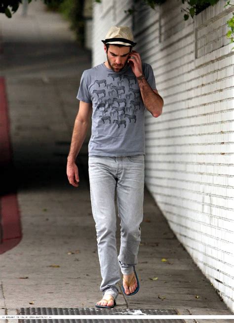 Zachary Quinto Barefoot Adult Images