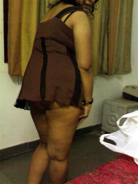 mallu nighty pics hot indian housewife removing night dress