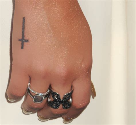 Demi Lovato Ring Tatto Xucusumuxu Image 301386 On