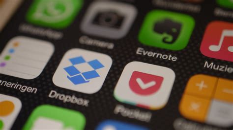 hackers uncover  vulnerabilities  dropbox     day