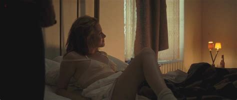 Nude Video Celebs Kristen Stewart Nude On The Road 2012