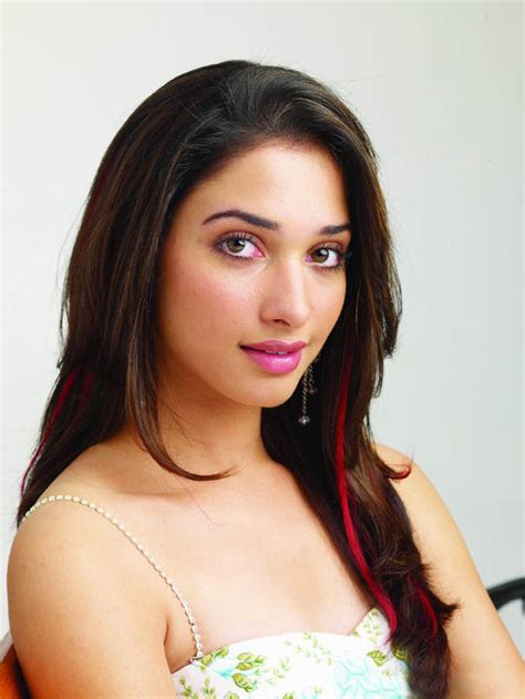 actress hot photos tamanna hot in siruthai movie