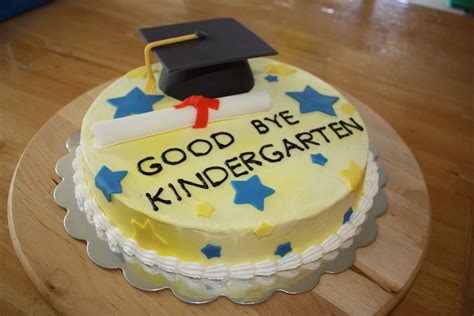 kindergarten graduation cake  cakes pinterest kindergarten graduation graduation  cakes