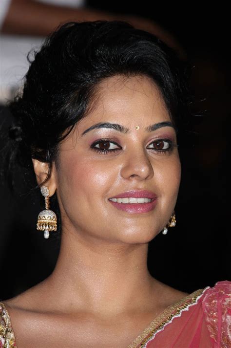 Actress Bindhu Madhavi In Pink Saree Photos Actress