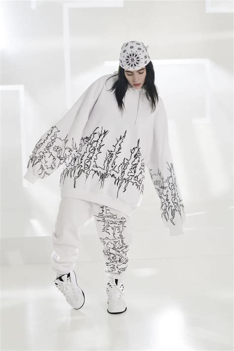 billie eilish zaprojektowala kolekcje dla bershka fashion biznes