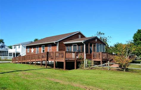 cowboy cottage updated   bedroom house rental  chincoteague island  dvd player