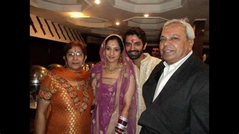 Barun Sobti And His Real Wife Pictures Youtube