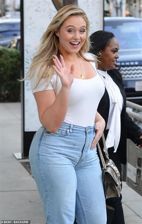 iskra lawrence 28 is every inch the supermodel as she shows off her