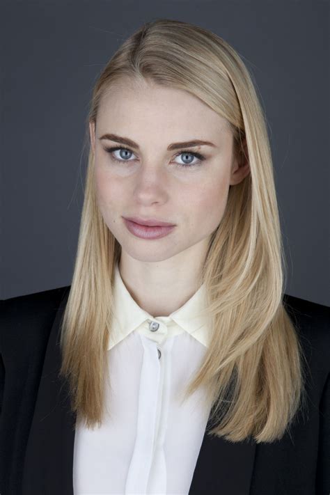 lucy fry zoey deutch and sami gayle vampire academy cast portraits
