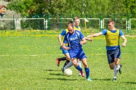 concours amateurs de football pour des équipes de jeunes en russie