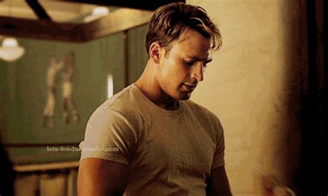 9 4 Sexy Chris Evans Moments For Captain America S 94th Birthday Mtv