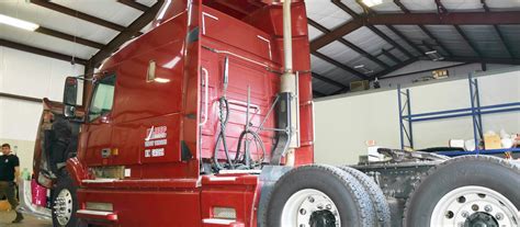 mobile truck maintenance   diesel shop tractor trailer tire