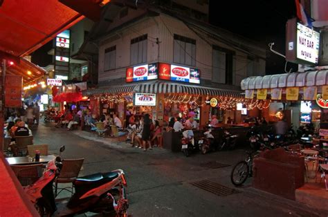 update thailand  explosions hit tourist town  hua hin  killed    injured