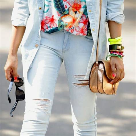 Ripped Fashion Capri Pants Pants