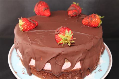schokoladenkuchen mit erdbeerfuellung maison de nani