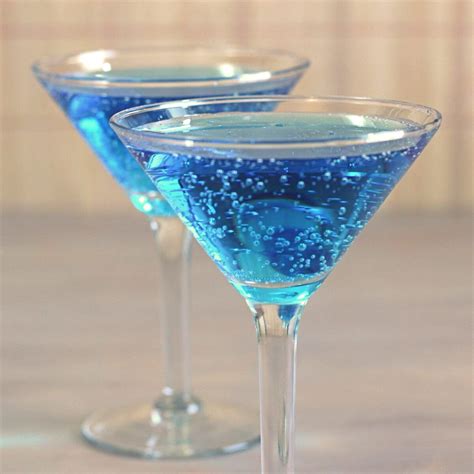 blue cocktails    hit     drinkers  blue