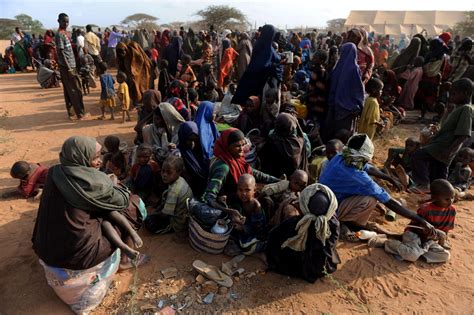 In Pictures Somali Refugees Arrive In Dadaab News Al Jazeera