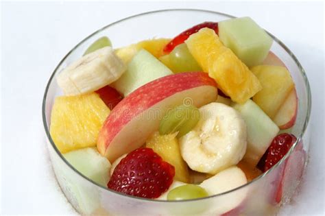bol de fruit image stock image du fraises frais bananes