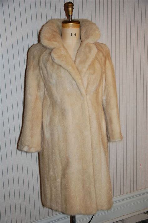 Marylin Monroe Blonde Mink Fur Stroller Coat Jacket