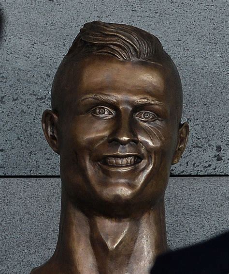 112 Of The Funniest Reactions To Cristiano Ronaldos New Statue Add