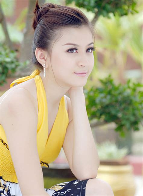 Myanmar Cute Model Wutt Hmone Shwe Yi S Lovely Fashion Photos