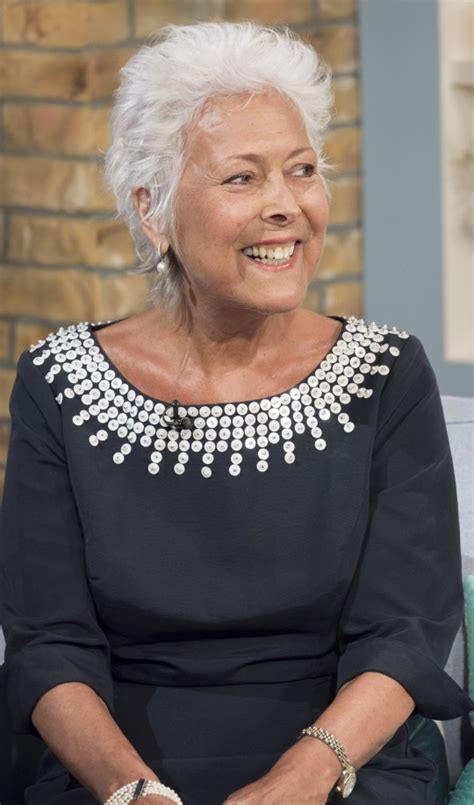 loose women pay touching tribute to the late lynda bellingham metro news