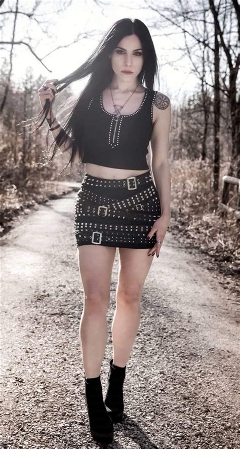 pin by tony on metalurgia goth model heavy metal girl hot goth