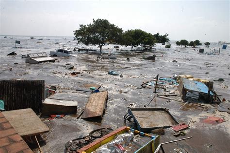 remembering the tsunami of 2004 here are images which our minds can