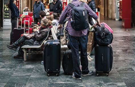 simple ways   prevent airline baggage fees faith ventures
