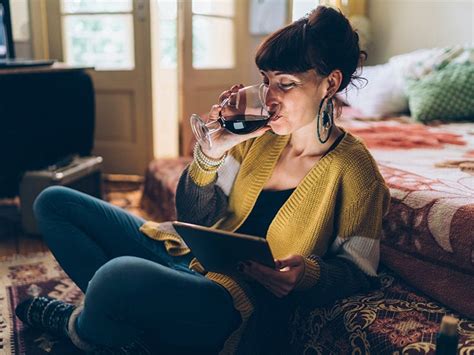Alcohol And Menopause Can You Drink During Menopause Healthline