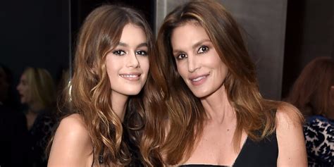 cindy crawford and her daughter look like twins in school photos