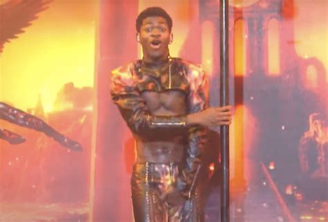 [video] ‘snl’ Lil Nas X Splits Pants Suffers Wardrobe Malfunction