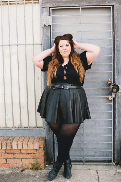stylish ways  wear   size mini black skirt