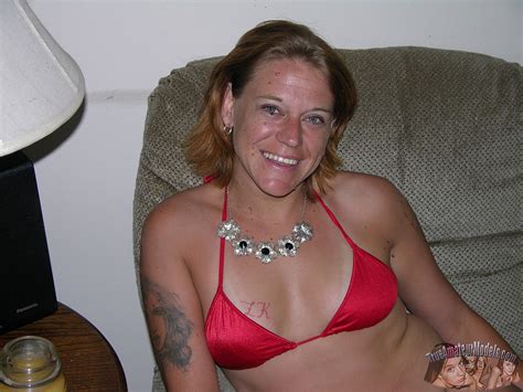 true amateur models valadara trailer park soccer mom strips bikini and spreads nude 161898