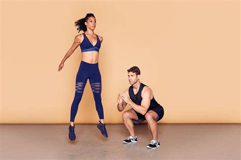 A Quick Abs Workout For Couples Try This Partner Core Workout