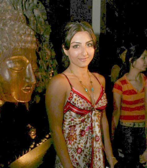 High Quality Bollywood Celebrity Pictures Soha Ali Khan Hottest