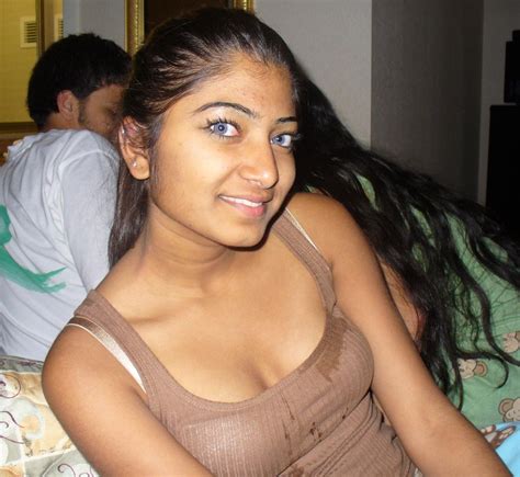hot desi aunties and girls cleavage show hd latest tamil