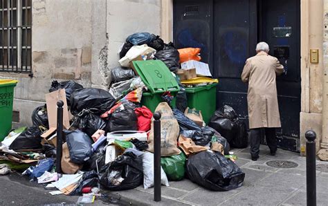 paris  overflowing  trashand  rage  macron  nation