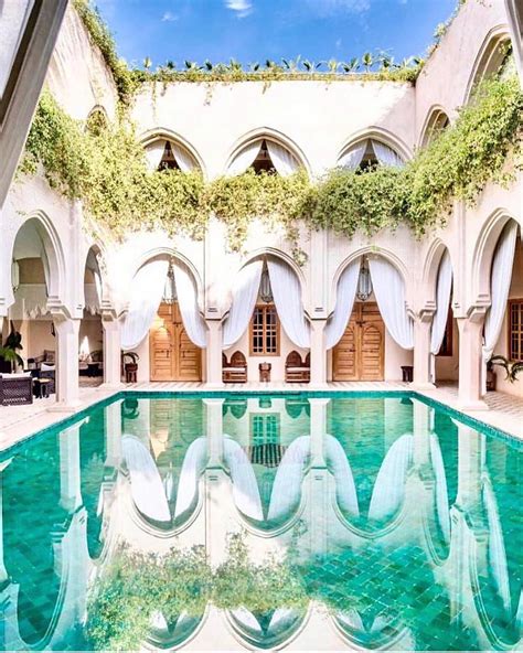 riads  marrakech  curated guide    stay eternal arrival planos de casas