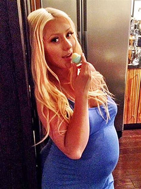 Christina Aguilera Nude Leaked Private Photos — Pregnant