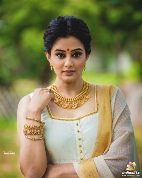 priyamani photos tamil actress photos images gallery stills and