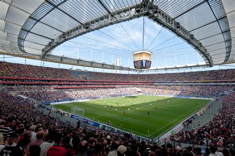 neuer videowuerfel fuer deutsche bank park stadionwelt