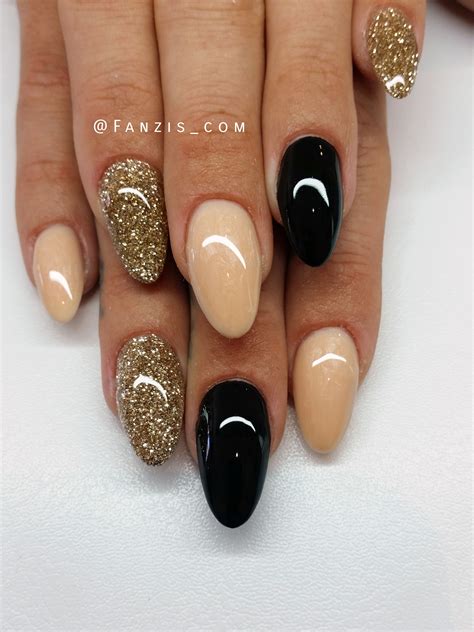 Pin By Colleen Kinney On Claws Gold Nails Gold Glitter Nails White