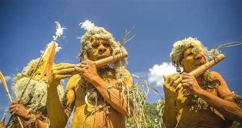 inside the largest tribal gathering in the world in papua new guinea daily mail online