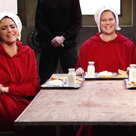 ‘snl’ Mashes Up ‘sex And The City’ And ‘the Handmaid’s Tale’