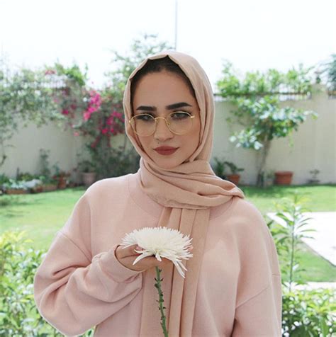 How To Style Your Hijab With Glasses