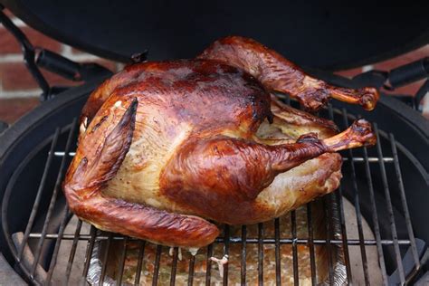 guide to cooking thanksgiving turkey on a big green egg