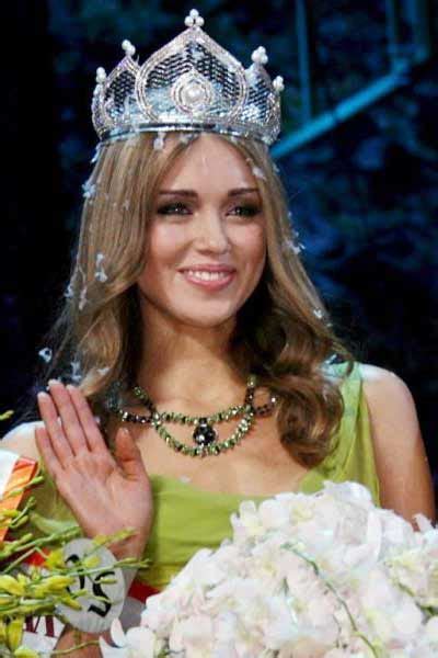 World S Most Beautiful Miss Russia Kseniya Sukhinova Smiles After