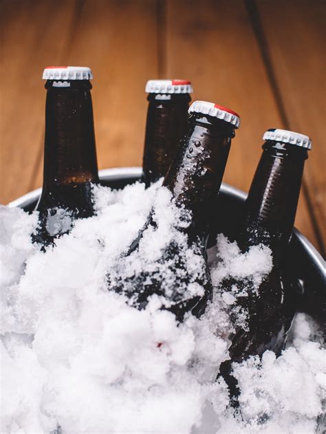 รูปภาพ หิมะ น้ำแข็ง ขวด เบียร์ ถัง เครื่องดื่ม การแช่แข็ง